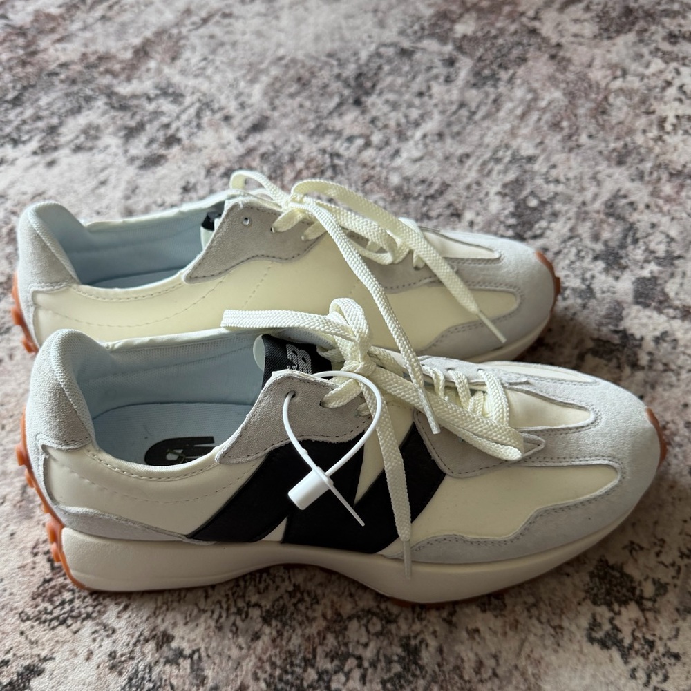 New Balance 327 Sneakers - NO BOX